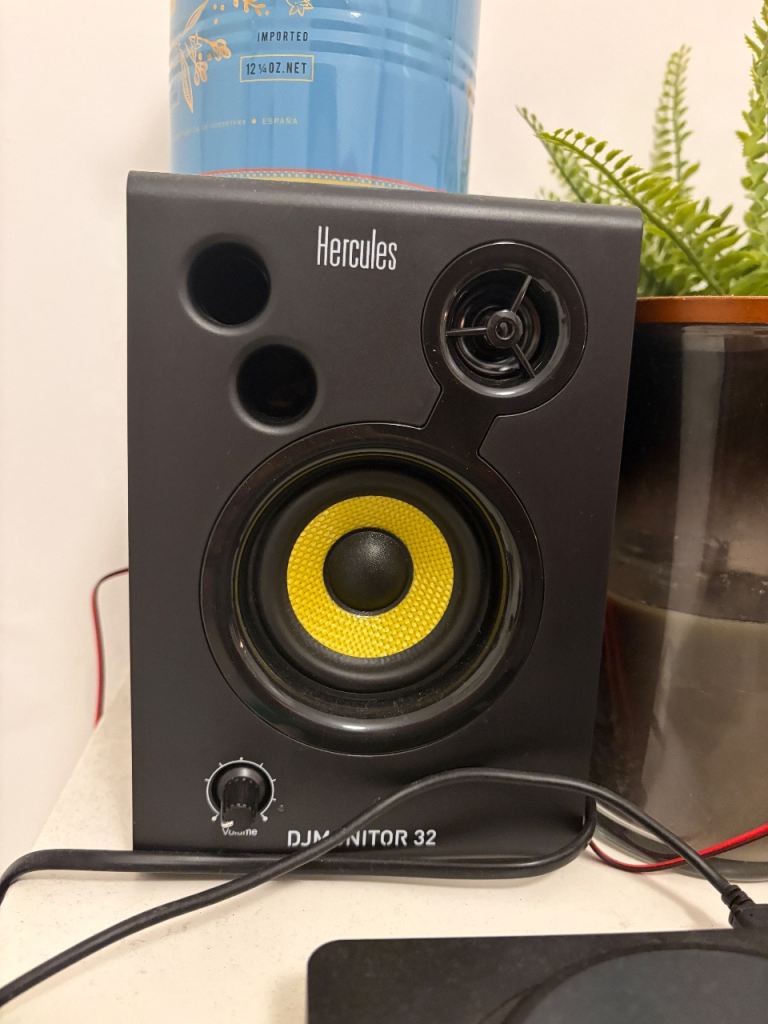 Brand new Hercules Speaker Pair 