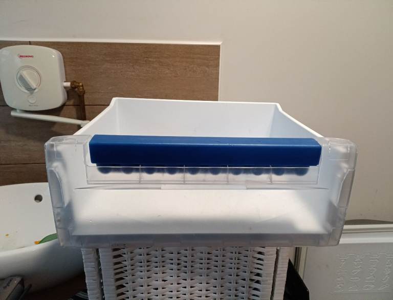 Hotpoint silver RFA52 Ice Diamond free standing Fridge Freezer