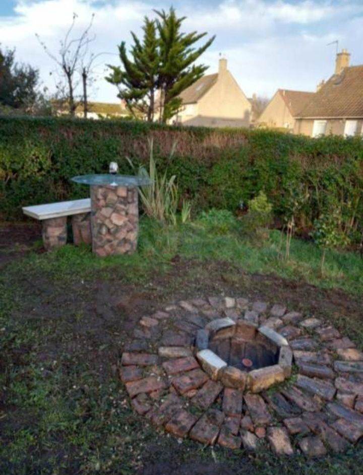 Spacious double room with balcony good bus connection 