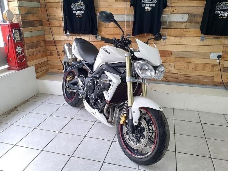 Triumph Street Triple 675 675  Naked 