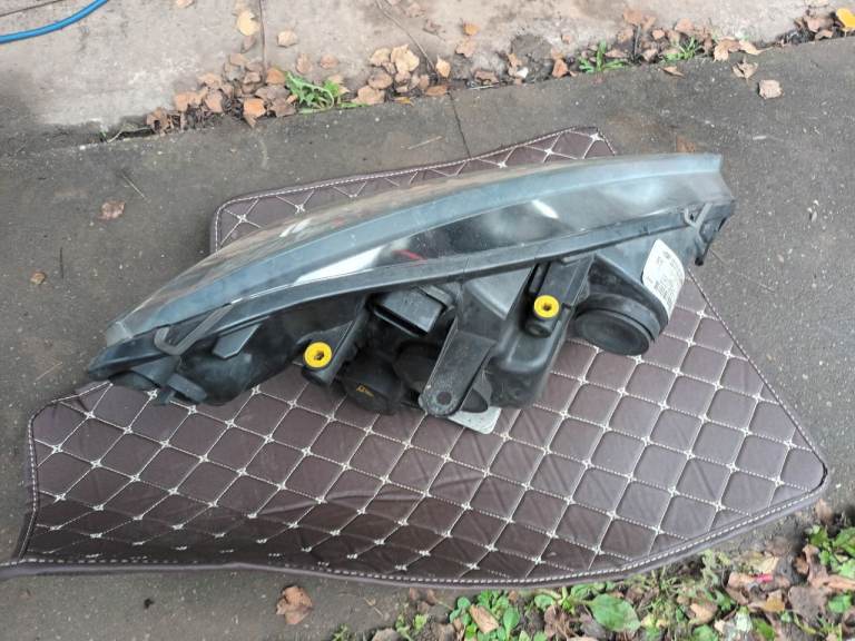 Ford galaxy titanium x fog light and side light 2012