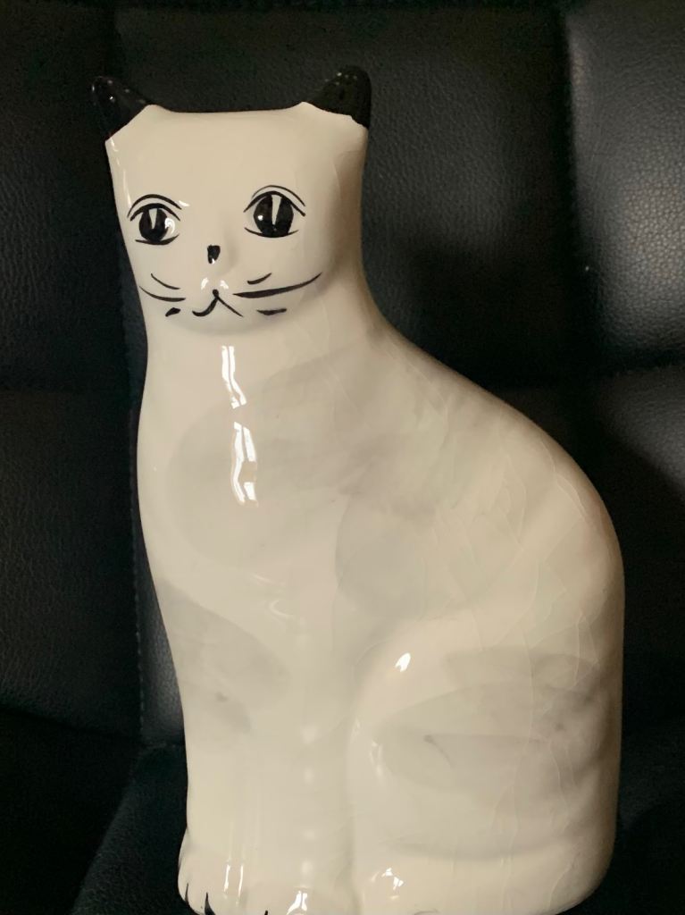 Knobler cat money bank