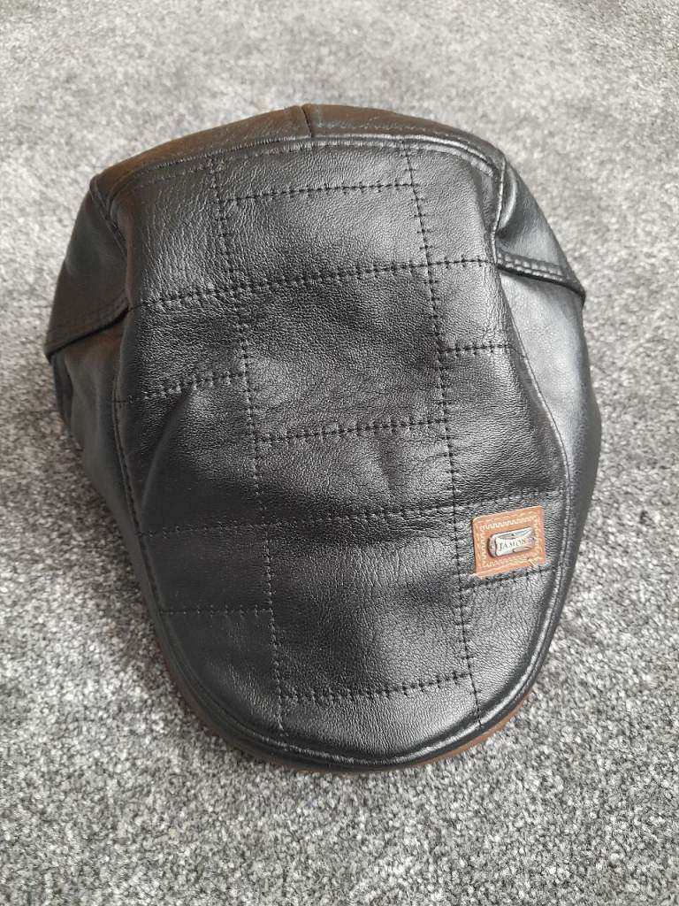 Jamont Black & Tan Leather Cap