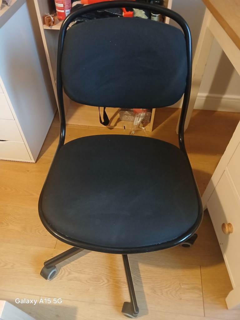 Adjustable black chair