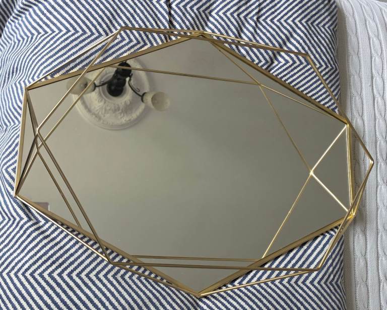 Gold mirror