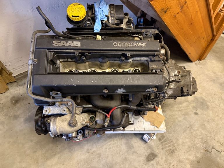 Saab 9-3 2.0 engine and gearbox (can split engine and box)