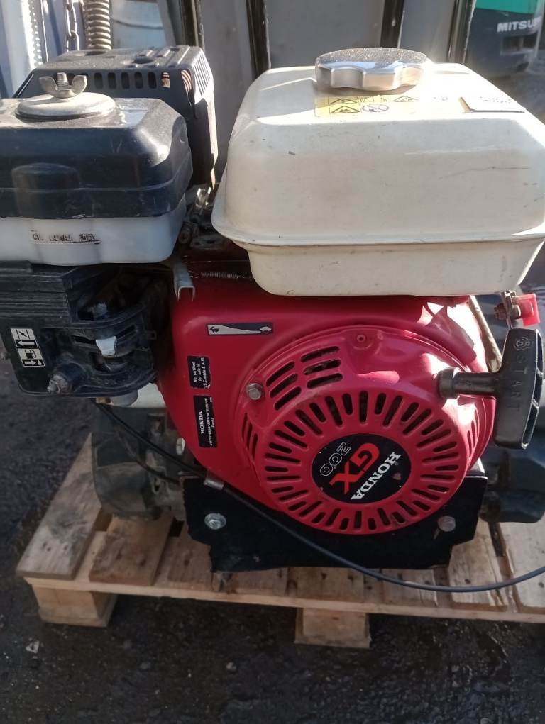 Grillo tracked manual tip dumper 