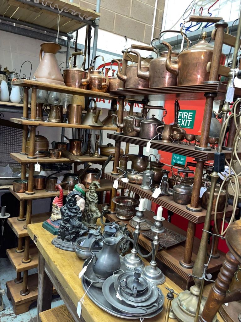 Antique and vintage items. Lamps, garden, furniture 