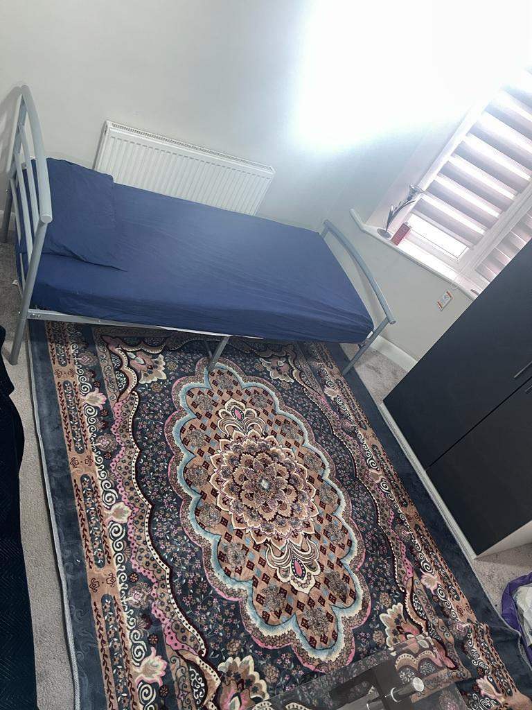 Female Preferred - Double Room- Modern Home