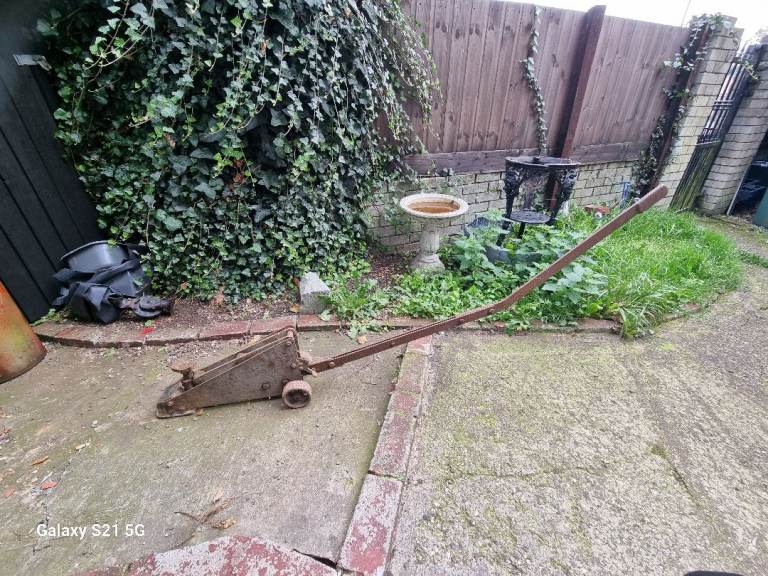 1920s dunlop trolley jack