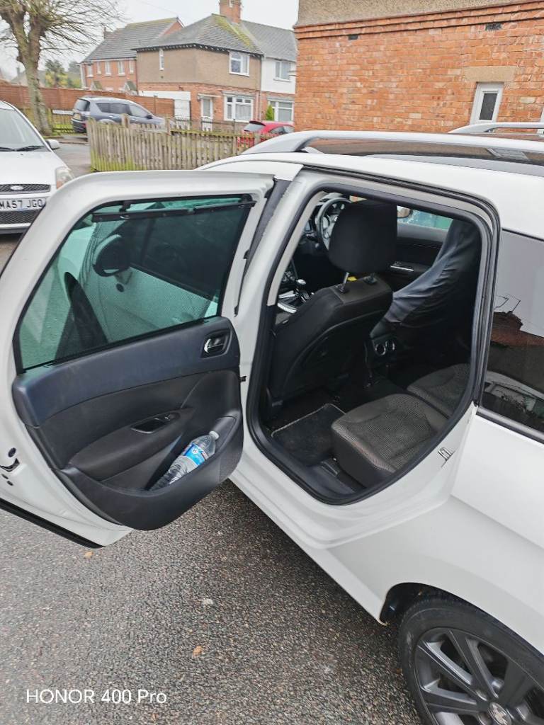 Peugeot, 308, Estate, 2013, Manual, 1560 (cc), 5 doors