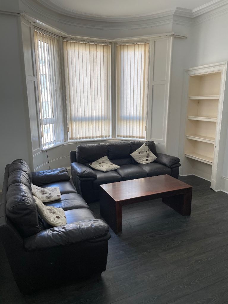 2 bedroom flat - G51 1QD