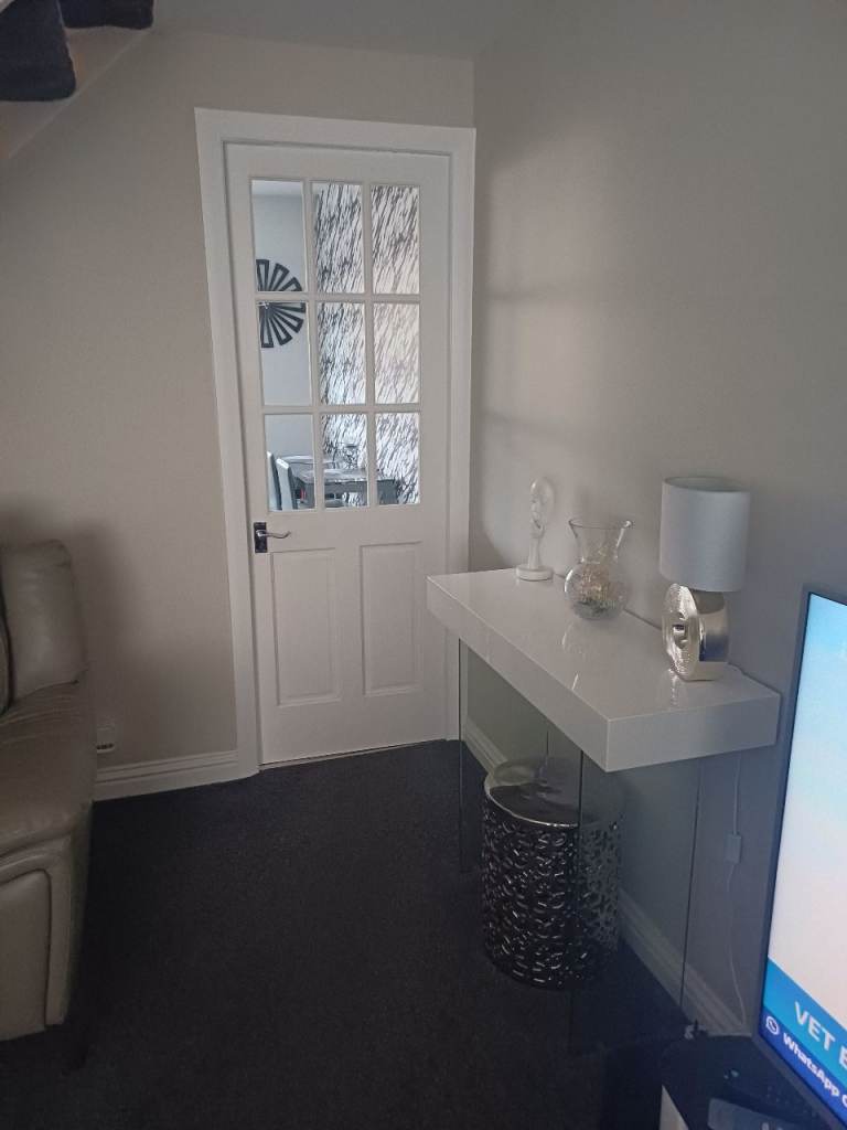 2 glazed white wood internal doors