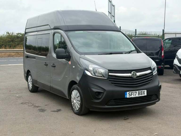 VAUXHALL VIVARO L2H2 WITH AIRCON AND TWIN SIDE DOORS. 12,995 NO VAT