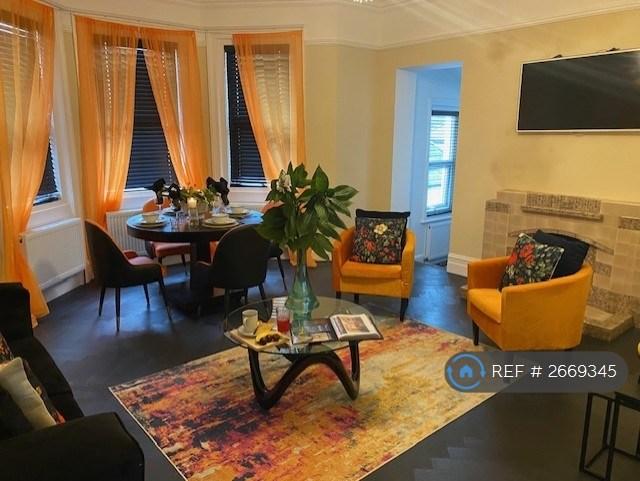 2 bedroom flat in Southcote Road, Bournemouth, BH1 (2 bed) (#2669345)