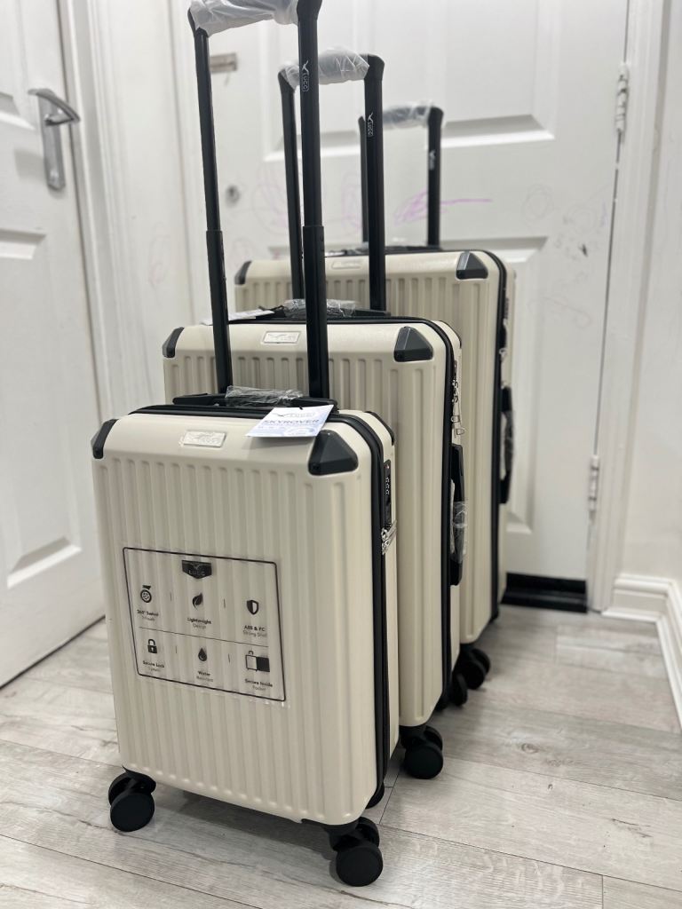 Luggage suitcase set of 3 comes with a 5 year warranty