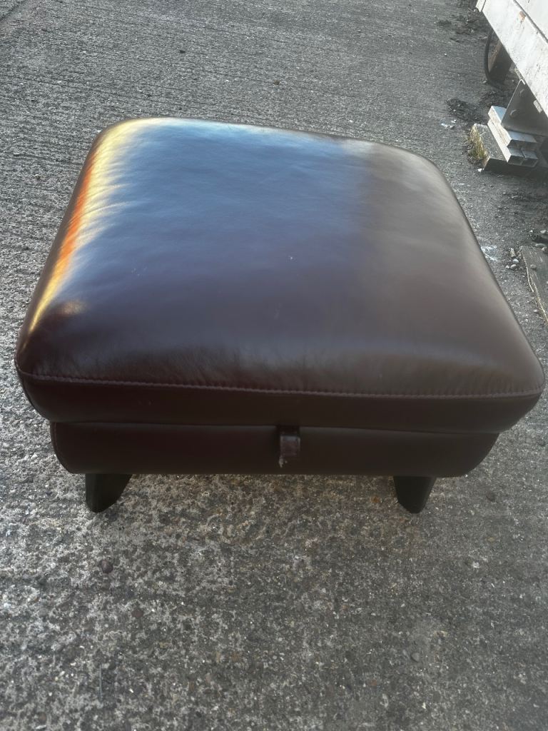 footstool 