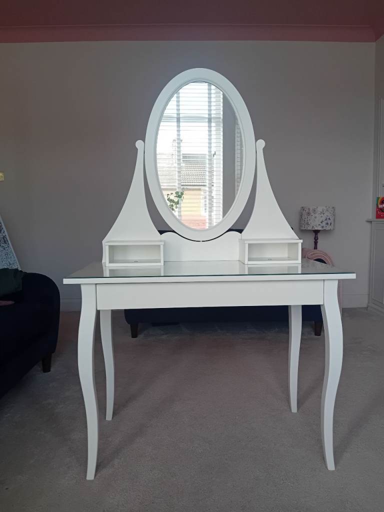 IKEA HEMNES Dressing Table with Mirror – White, Good Condition