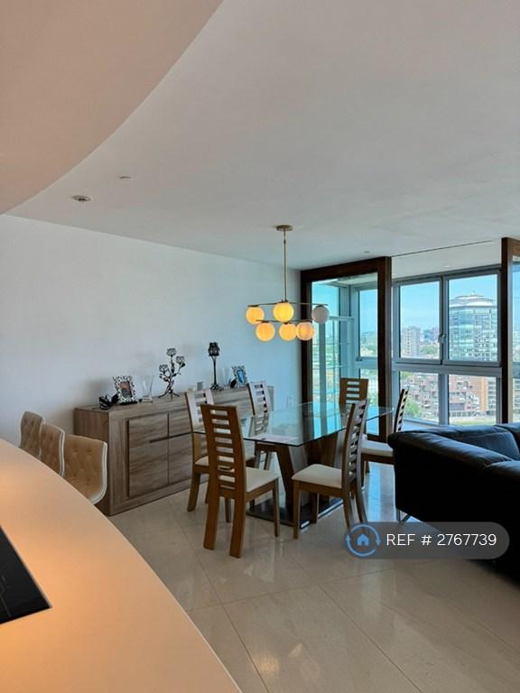 3 bedroom flat in St. George Wharf, London, SW8 (3 bed) (#2767739)