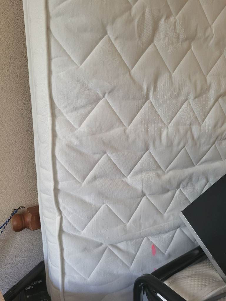 Single mattress 