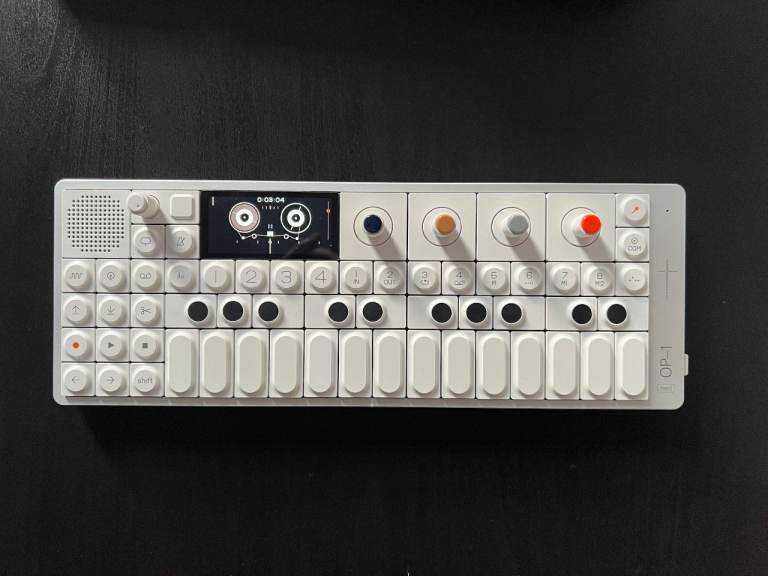 Teenage Engineering op-1 field