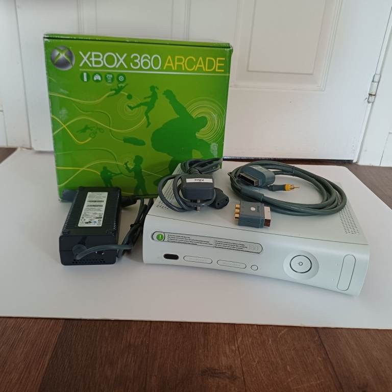 Xbox 360 Arcade games console with two games 