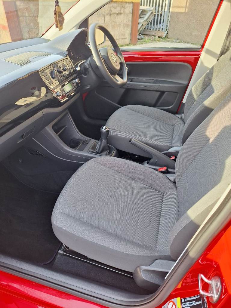 Volkswagen, UP, Hatchback, 2014, Manual, 999 (cc), 5 doors