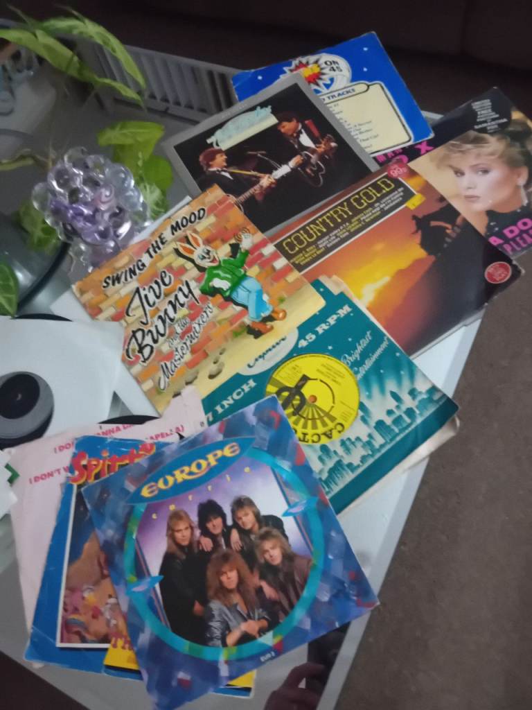 Large collection of single records 