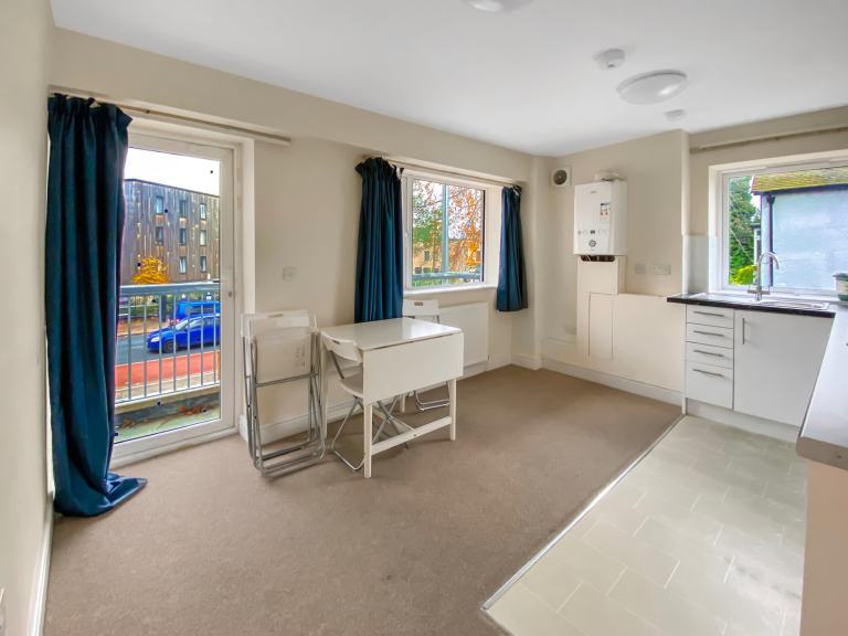 2 bedroom flat in London Road, Oxford, OX3 Book Online - The Rent Guru {716}