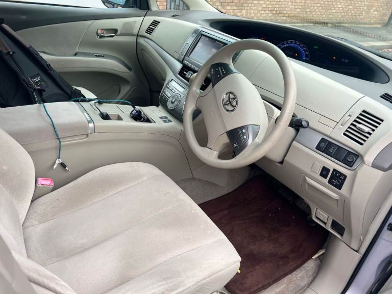 Toyota Estima 8 Seaters Hybrid Auto