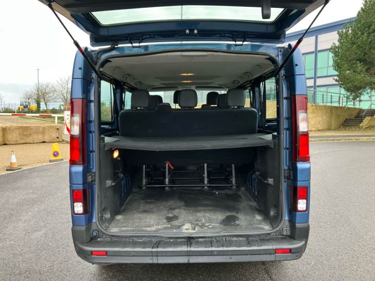 2020 Renault Trafic LL30 ENERGY dCi 120 Sport Nav 9 Seater Standard Roof Minibus DIESEL Manual