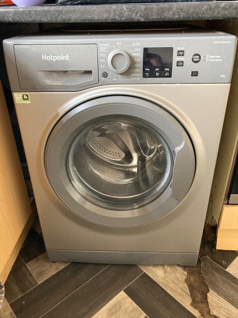 Hotpoint Grey Washing Machine – Nearly New Condition