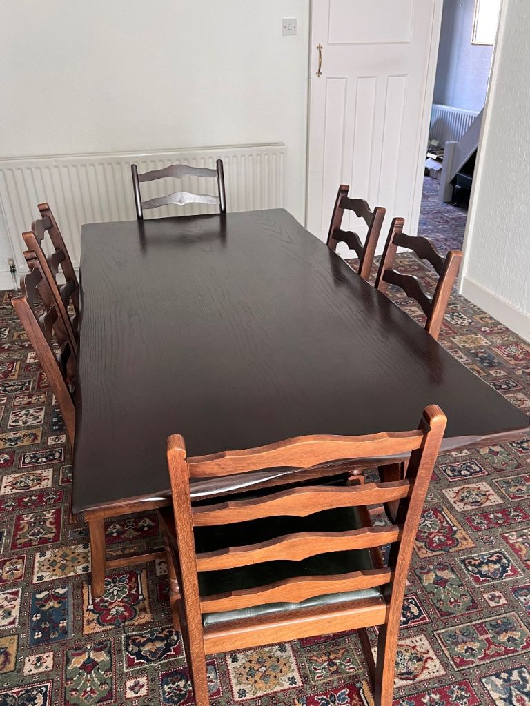 Vintage Old charm style dining table and 6 chairs