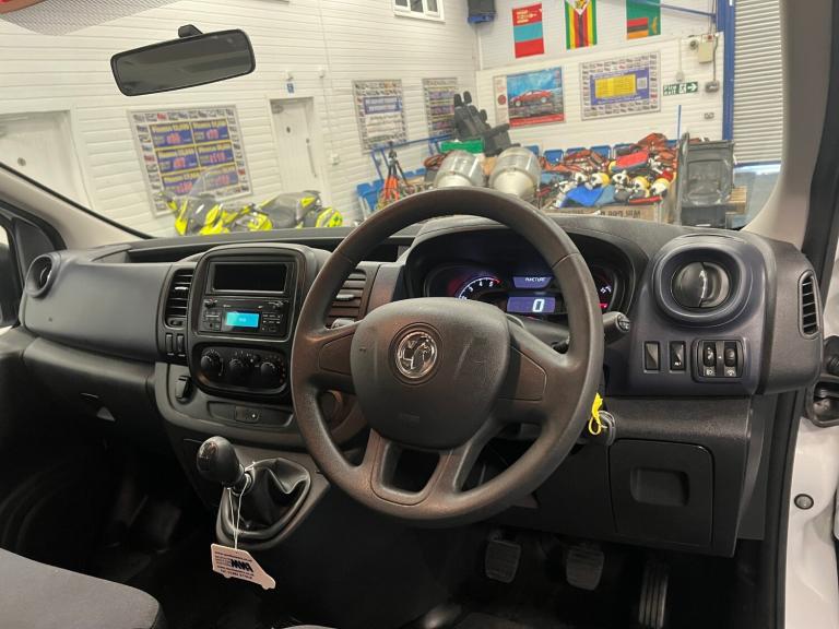 2018 Vauxhall Vivaro L2 1.6CDTI 120PS 9 SEAT LWB MINIBUS (EURO 6) ------------------------------ ...