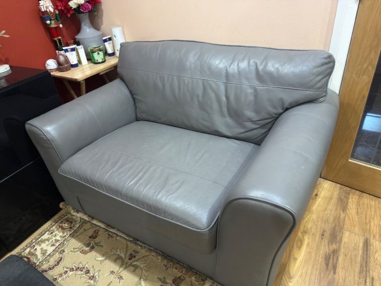Used Leather Sofa 