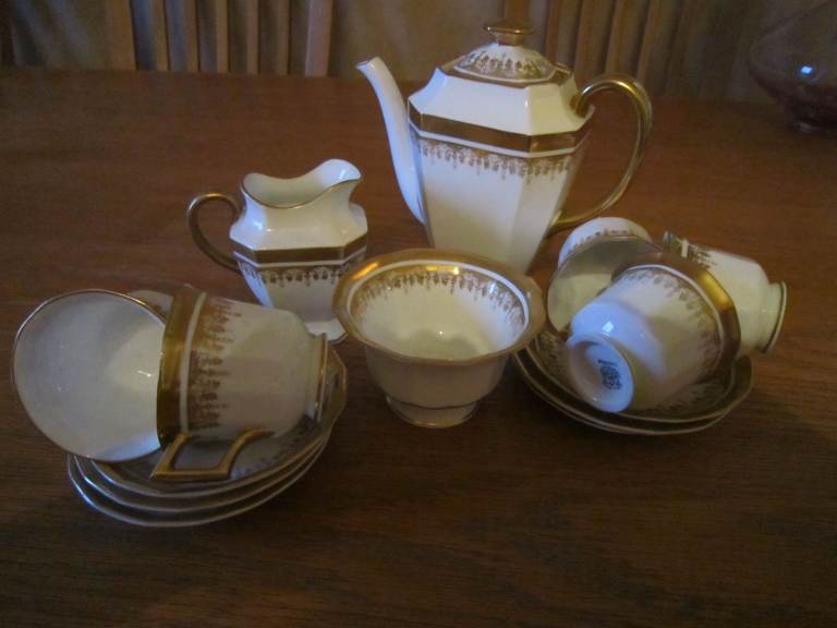 George Jones&Son Crescent coffee set