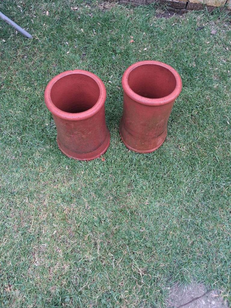 Reclaimed chimney pots 