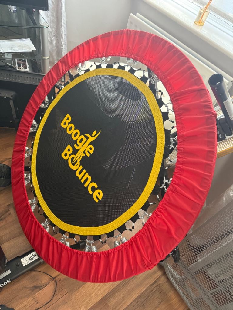 Boogie bounce trampoline 