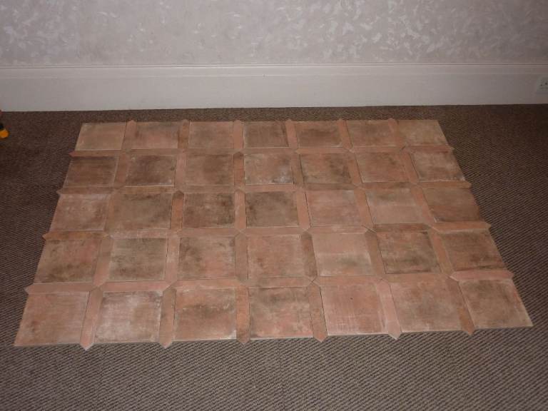 CERAMIC FLOOR TILES - RUSTIC LOOK - AREA 110 X 155 CM 