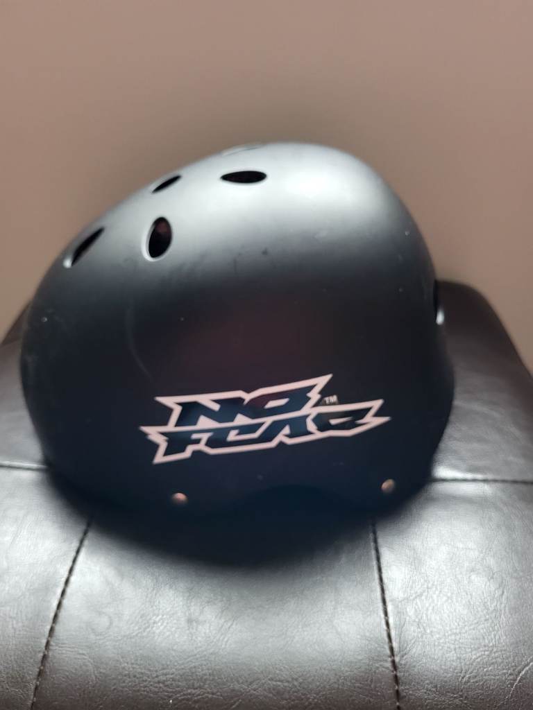 No Fear Skateboard helmet & protection pack