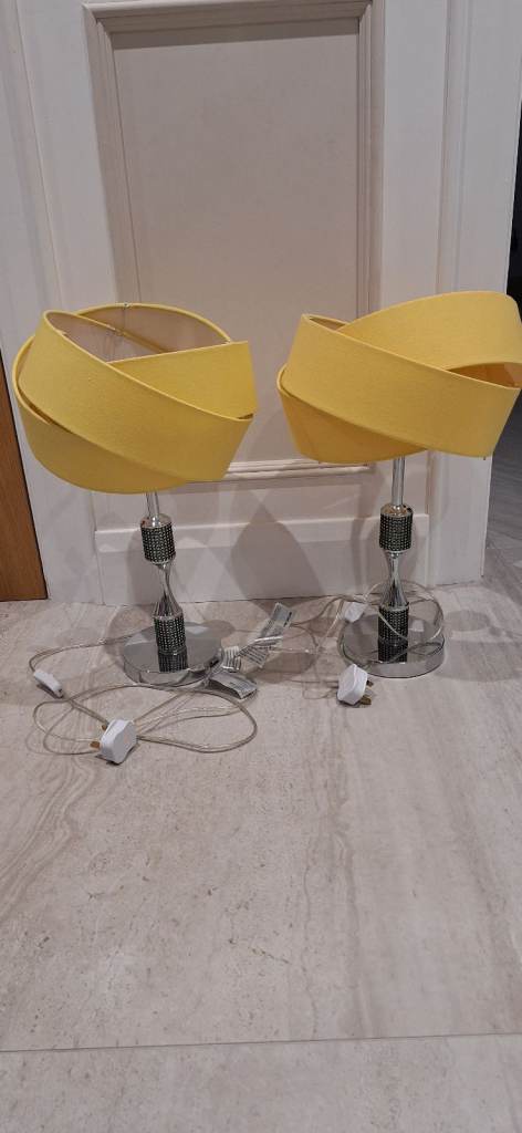 2 Table Lamps with shades included