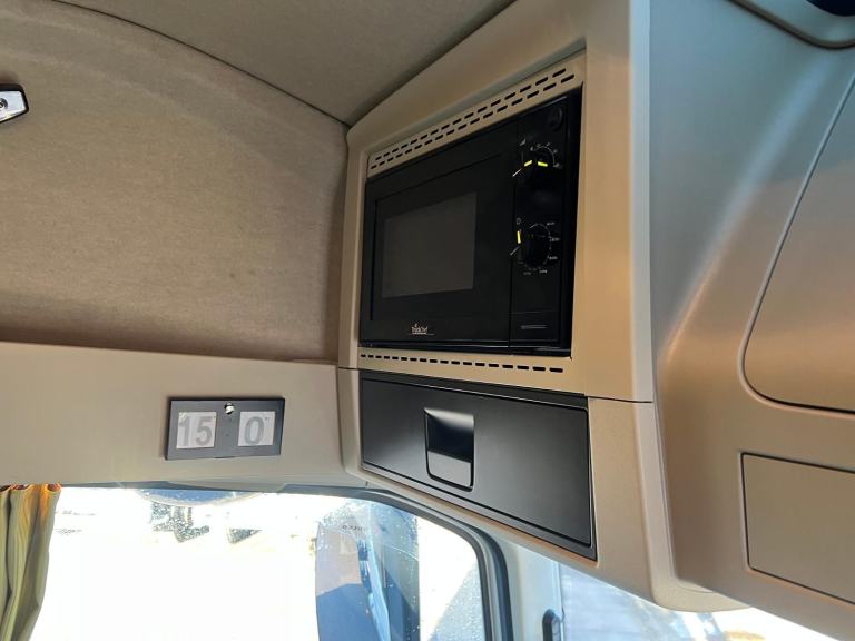 Volvo FH 16 DOUBLE DRIVE 650 EURO 6 HEAVY HAULAGE TRACTOR UNITS....CHOICE OF 4 