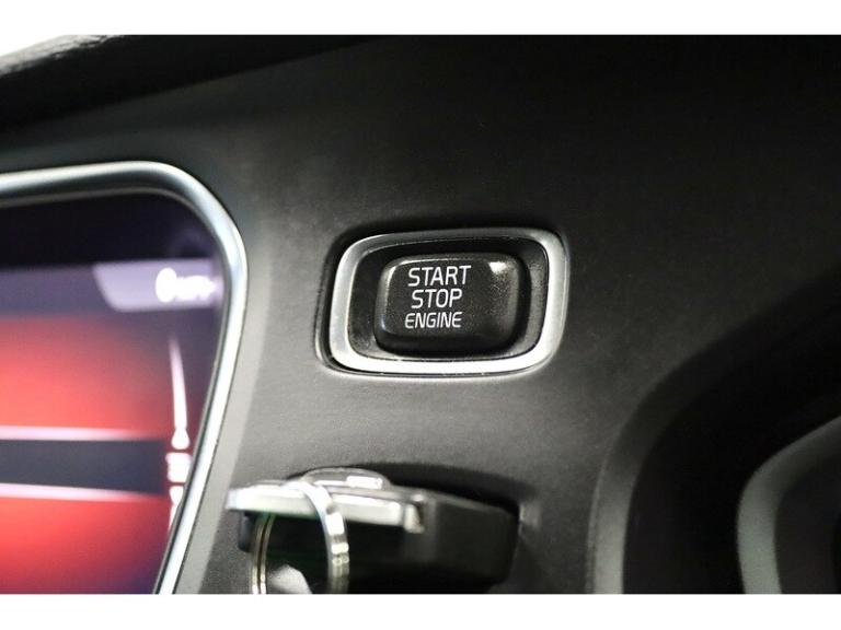 2017 Volvo V40 D4 R-Design Hatchback Diesel Manual