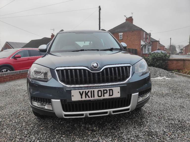 Skoda, YETI OUTDOOR, Hatchback, 2016, Semi-Auto, 1968 (cc), 5 doors