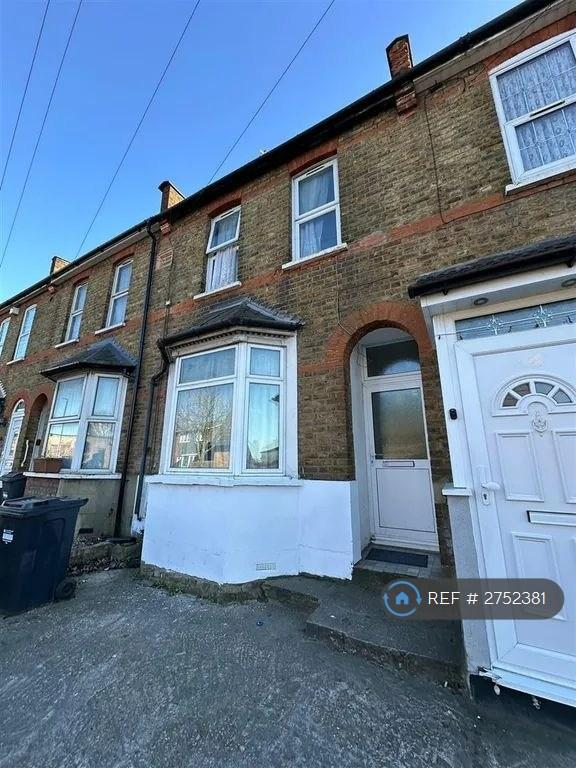4 bedroom house in New Heston Road, Hounslow, TW5 (4 bed) (#2752381)