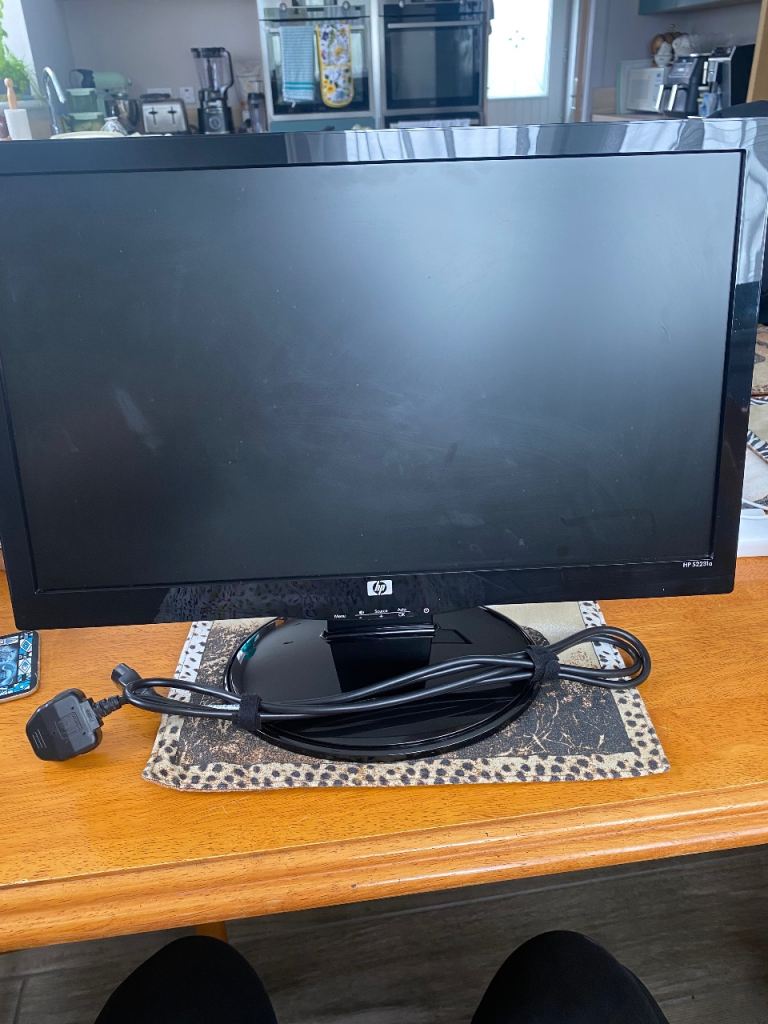 HP S2231a 21.5-inch Monitor – Good Condition