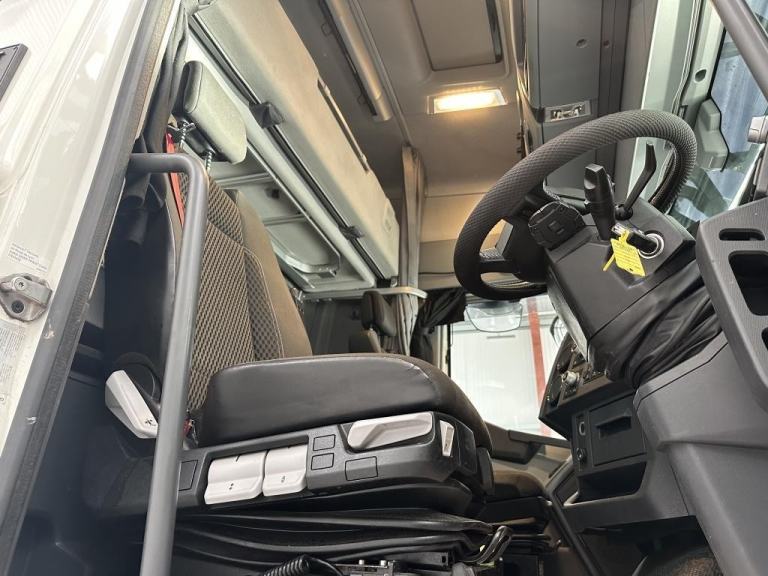 2021 RENAULT T 520 6X2 TWIN WHEEL TAG T HIGH