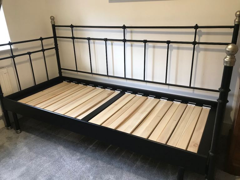 IKEA Svelvik metal Day bed.
