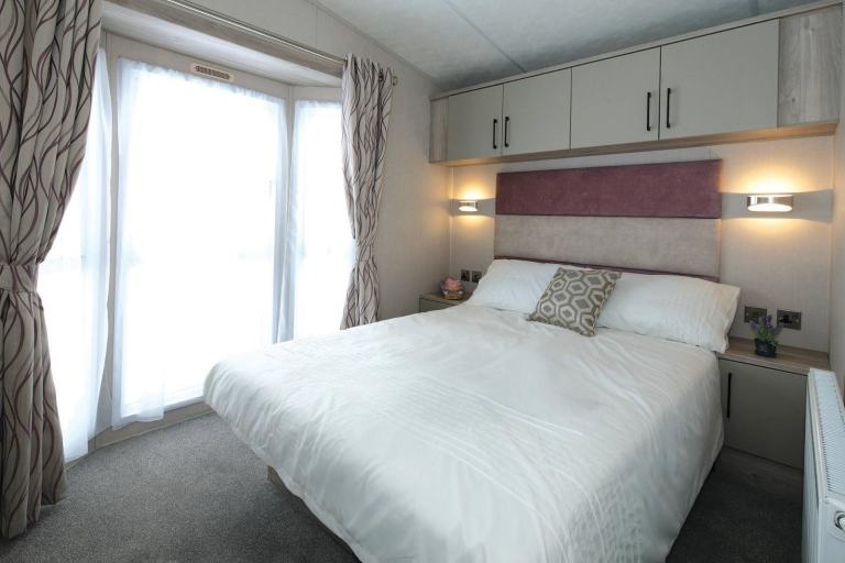 SUPERIOR DELUXE LODGE 40X14 • HIGH SPEC • 2 BED • OFF SITE • £63,000