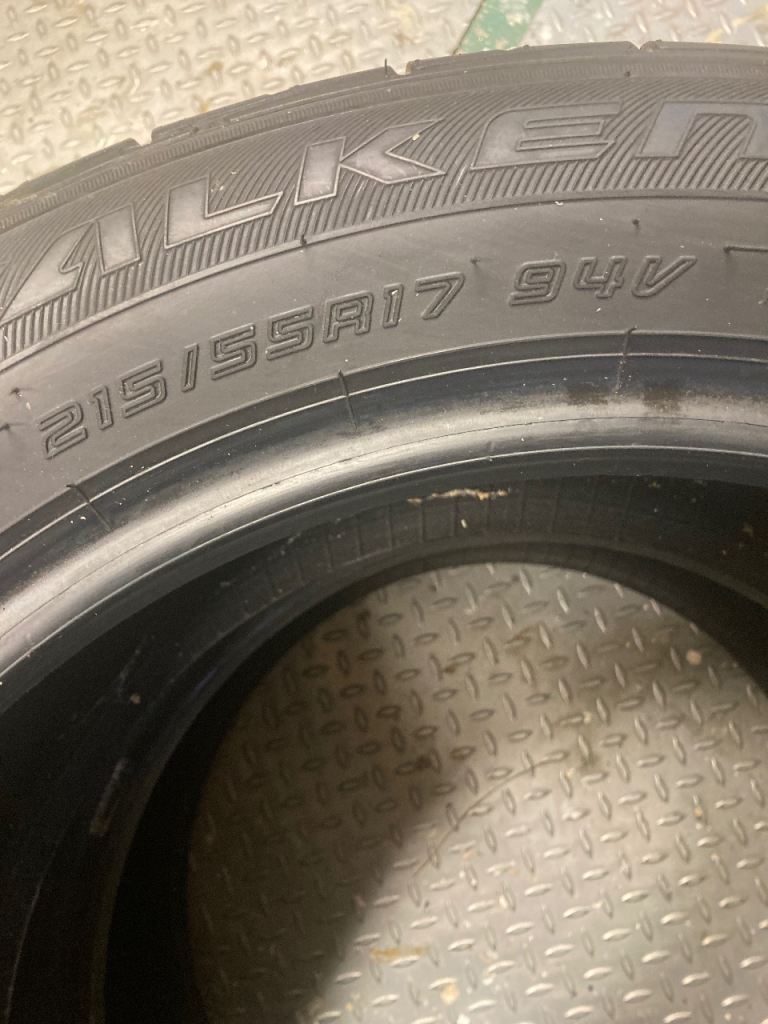2 car tyres